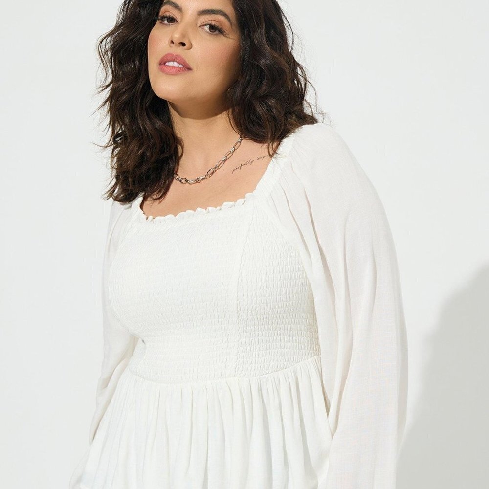 Torrid - Rayon Slub Smocked Bodice Long Sleeve Crop Blouse in Cloud Dancer White